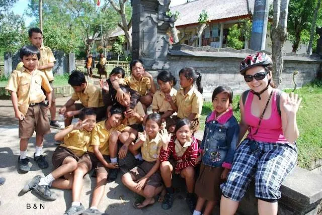 schoolkids in Bali