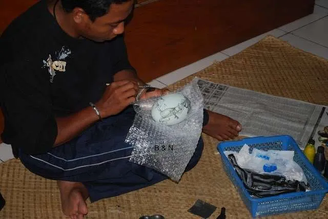 exploring the crafts in Bali while on the road to Changu