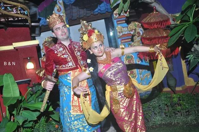 Bali - dressed like locals, traditional costumes