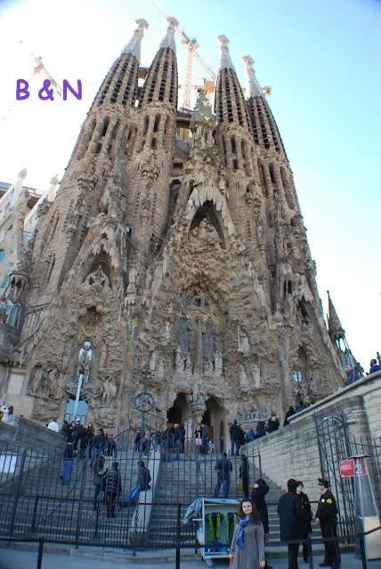 visiting Barcelona in Spain and enjoying food, drinks and Gaudi