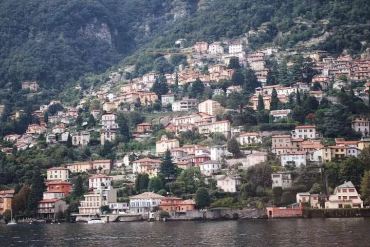 journey on Lake Como in Italy - towns Como, Bellagio and Varenna