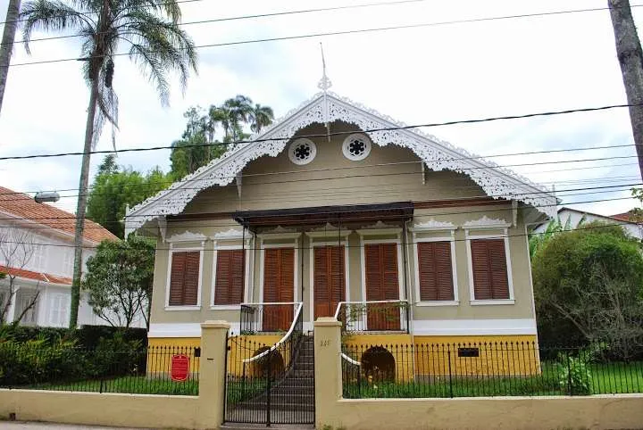 Petrópolis is and alternative for travelers to the heat in Rio in Brazil