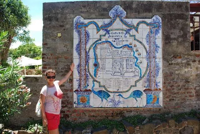 Uruguay, Colonia del Sacramento, tiles in historic center