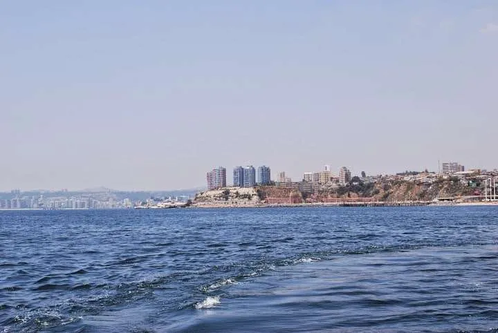a one day trip through Valparaiso in Chile