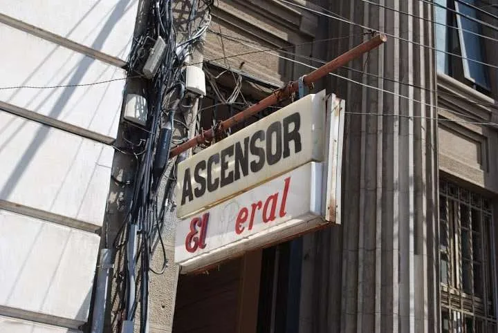 a one day trip through Valparaiso in Chile
