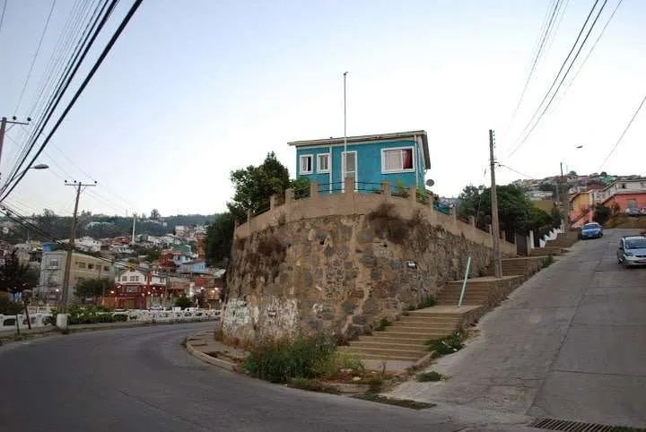 a one day trip through Valparaiso in Chile
