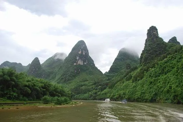 travelers teaching how to enjoy China
