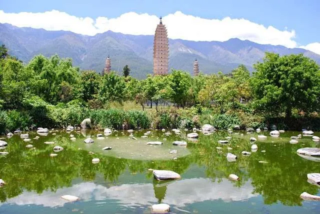 a trip through Yunnan province in China - old city of Dali