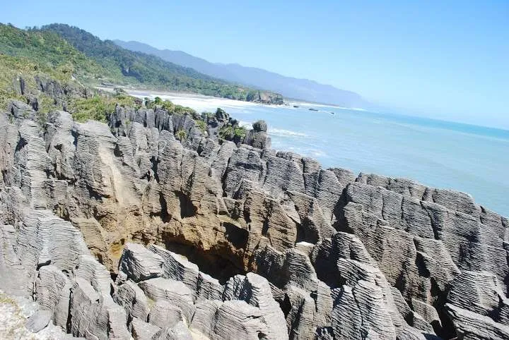 New Zealand, South Island road trip itinerary, Punakaiki rocks and beach