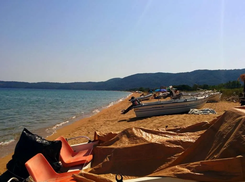 Komitsa wild beach