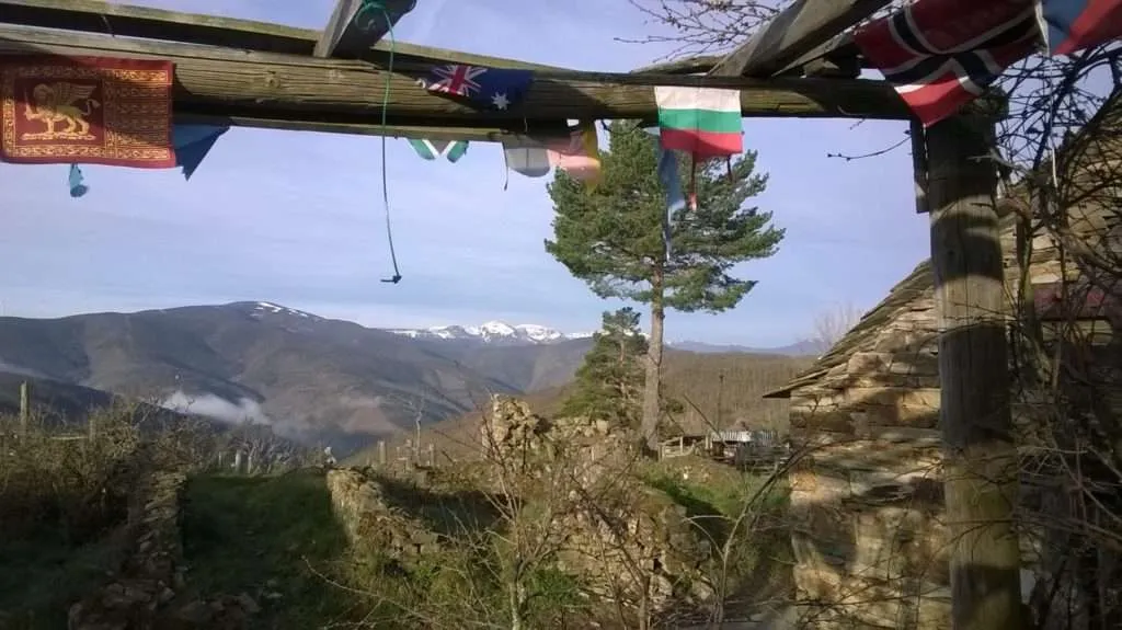 Mountains and shelters on Camimo de Santiago