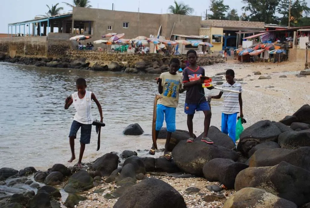travel to Senegal, Dakar, Almedies, beach, ocean, fishing