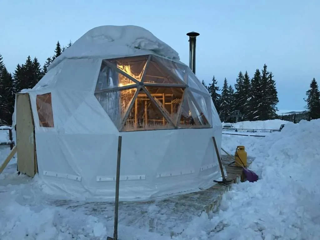work, team, vacation, team building, co-working space, coworkation, coliving, igloo, stay in the Rhodope mountains, Pamporovo, Chepelare - winter in the mountain, ski, travel, work and travel, work on the road, Bulgaria