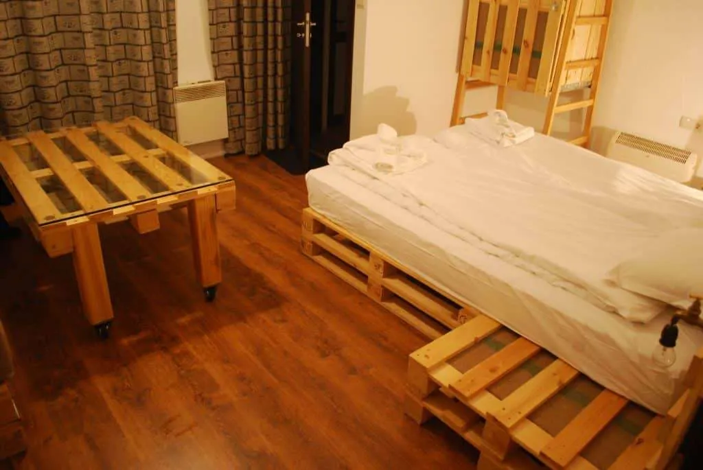 work, team, vacation, team building, co-working space, coworkation, coliving, igloo, stay in the Rhodope mountains, Pamporovo, Chepelare - winter in the mountain, ski, travel, work and travel, work on the road, Bulgaria