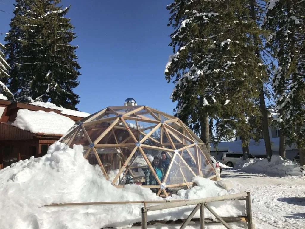 work, team, vacation, team building, co-working space, coworkation, coliving, igloo, stay in the Rhodope mountains, Pamporovo, Chepelare - winter in the mountain, ski, travel, work and travel, work on the road, Bulgaria