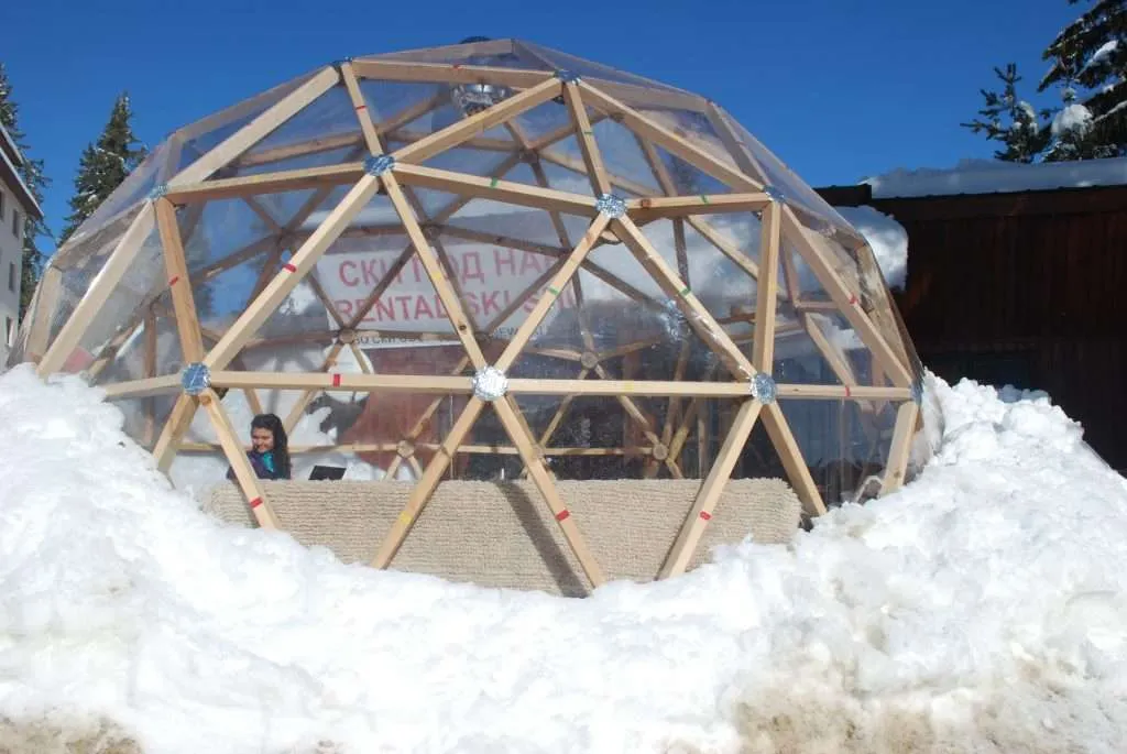 work, team, vacation, team building, co-working space, coworkation, coliving, igloo, stay in the Rhodope mountains, Pamporovo, Chepelare - winter in the mountain, ski, travel, work and travel, work on the road, Bulgaria