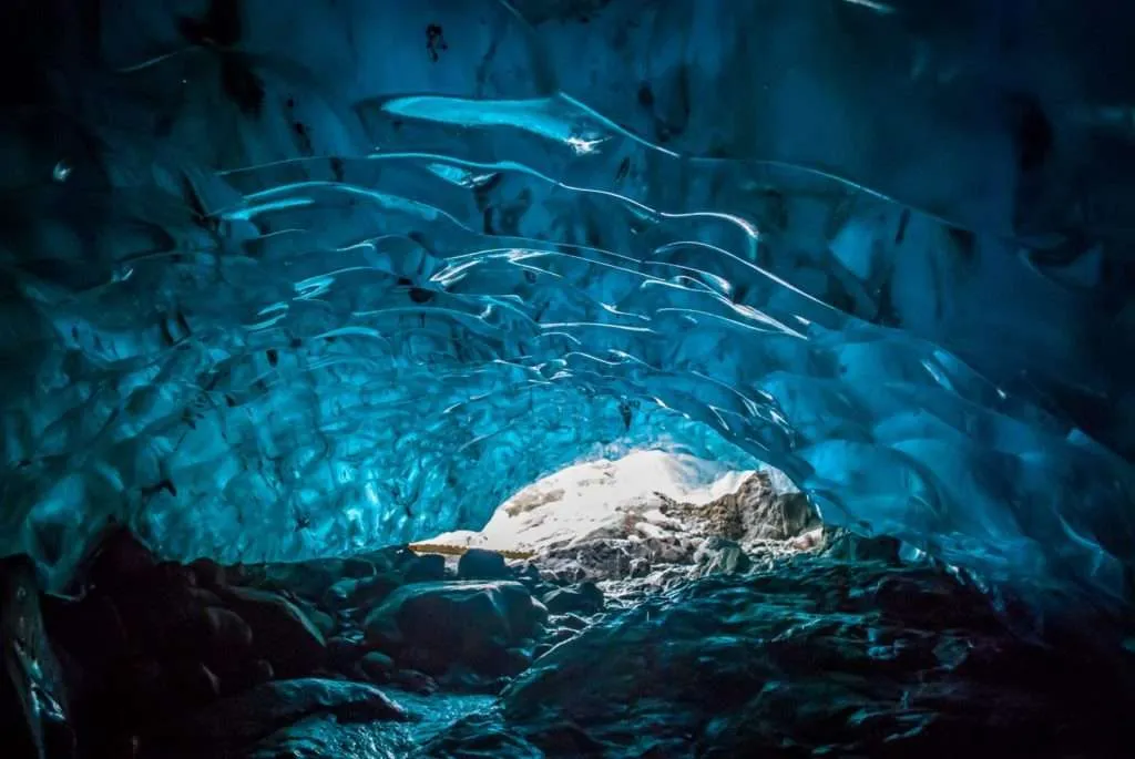 Iceland, road trip, places to visit, guide, hiking, ice caving, Breiðamerkurjökull
