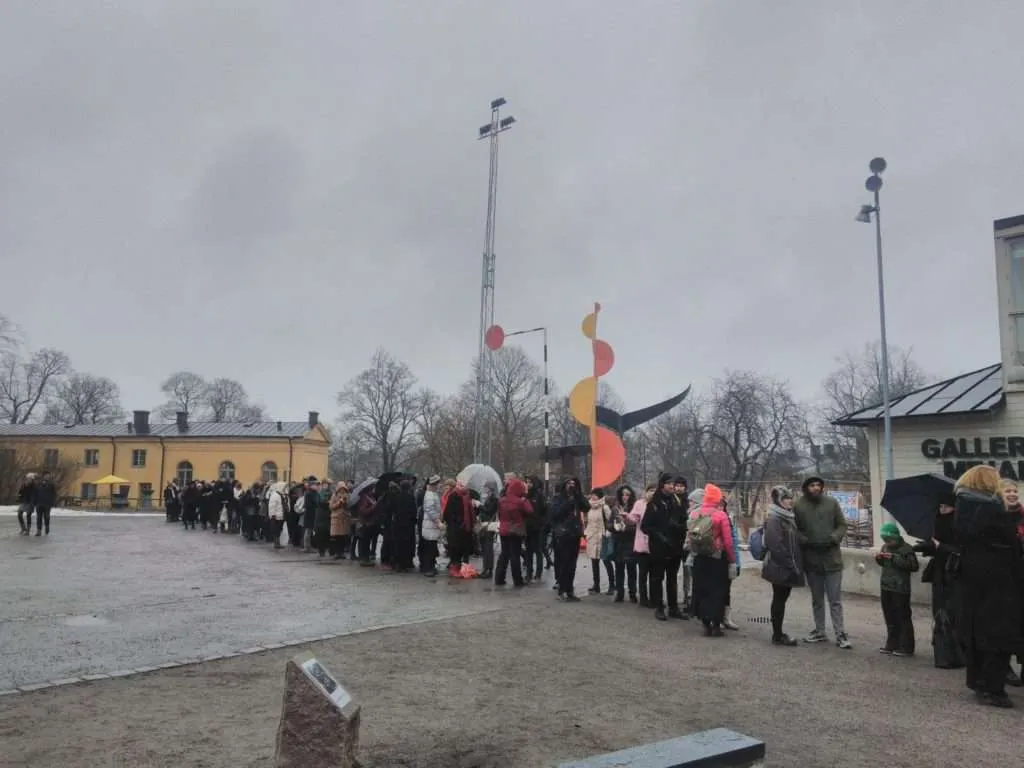 queue in front of the free Moderna Museet in Stockholm