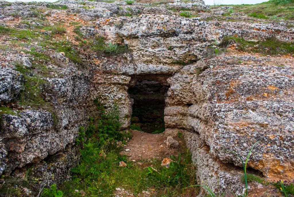 Traveling to Bulgaria, Yailata, Kavarna - kayaking, boat trip, caves, walks, hiking, views, photography and hospitality, traditions in northern Black sea.