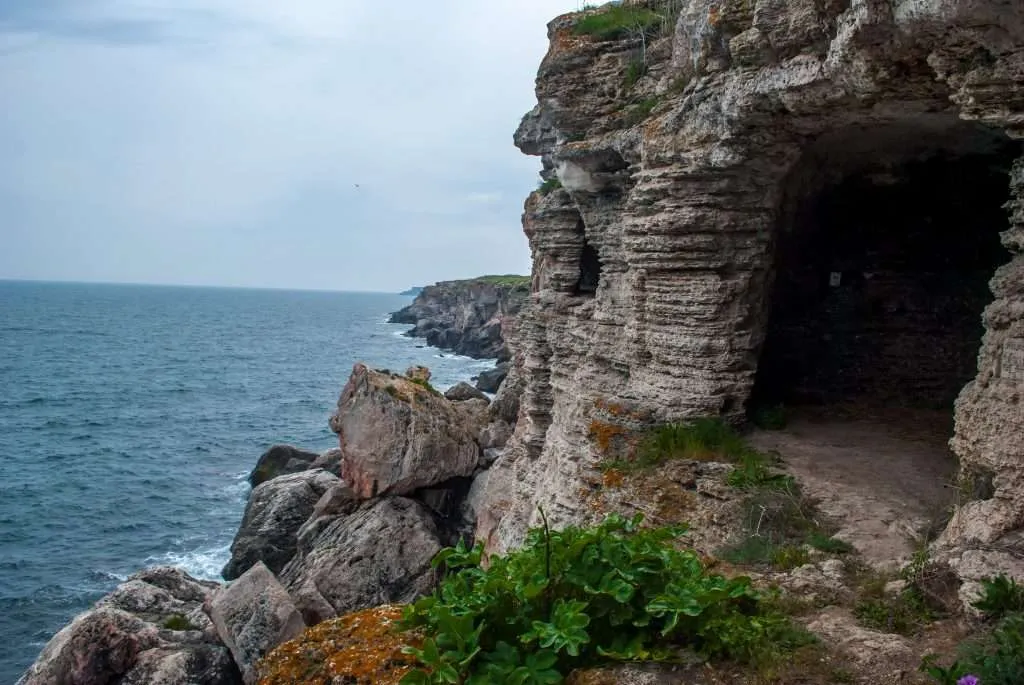 Traveling to Bulgaria, Tyulenovo, Kavarna - kayaking, boat trip, caves, walks, hiking, views, photography and hospitality, traditions in northern Black sea.