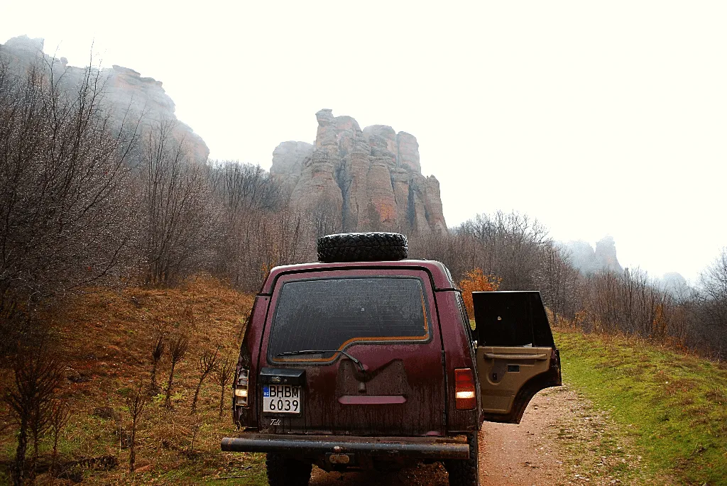 Off-road Bulgaria - across Belogradchik rocks by jeep