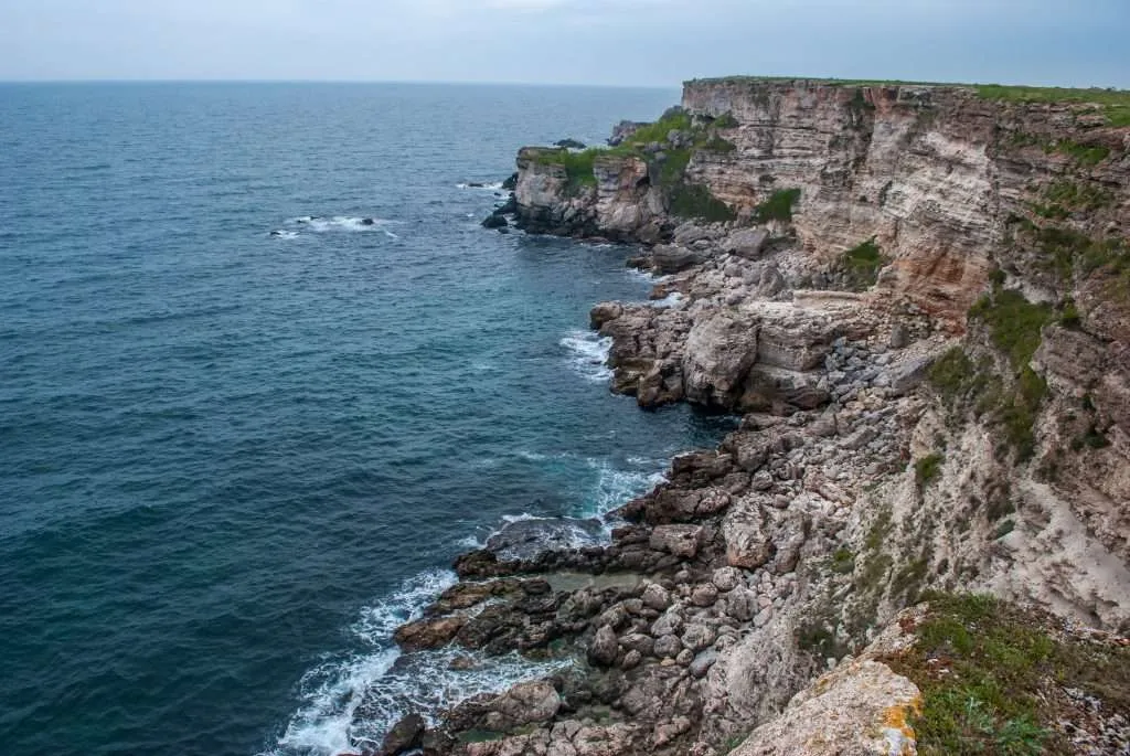 Traveling to Bulgaria, Tyulenovo, Kavarna - kayaking, boat trip, caves, walks, hiking, views, photography and hospitality, traditions in northern Black sea.