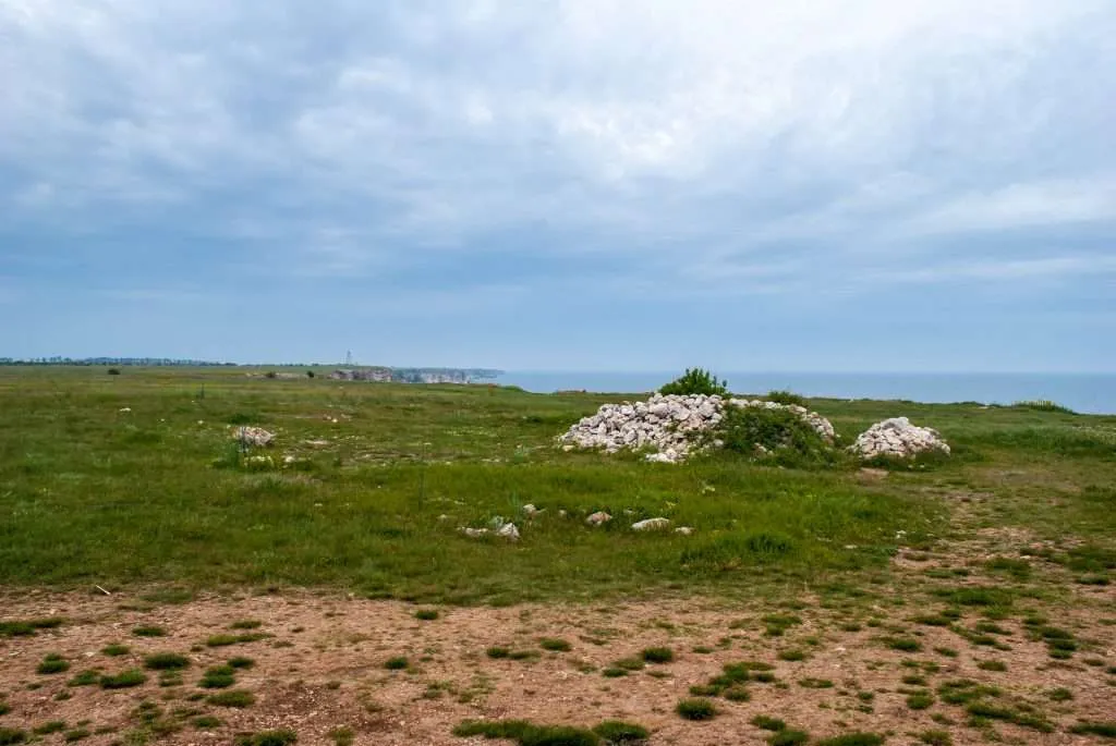 Traveling to Bulgaria, Tyulenovo, Kavarna - kayaking, boat trip, caves, walks, hiking, views, photography and hospitality, traditions in northern Black sea.