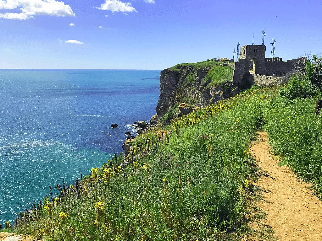 Traveling to Bulgaria, Tyulenovo, Kavarna - kayaking, boat trip, caves, walks, hiking, views, photography and hospitality, traditions in northern Black sea.
