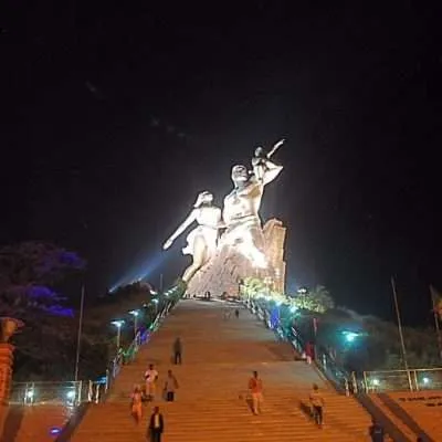 Travel to Senegal - Pink lake (Lac Rose), rally Dakar finish, off-road, Goree island, Dakar at night