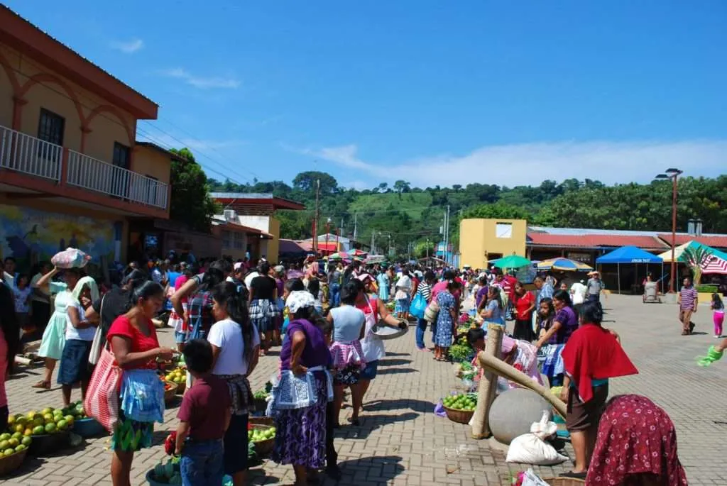 The weekend local market in Nahuizalco, Ruta de las Flores, El Salvador