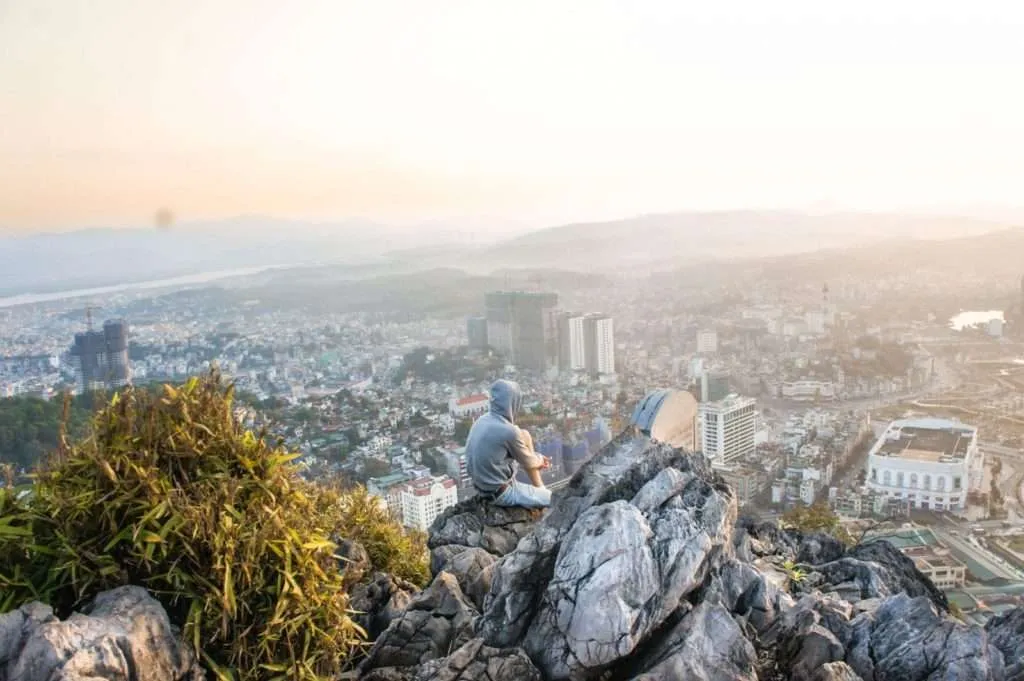 Digital nomad volunteering, teaching in Vietnam