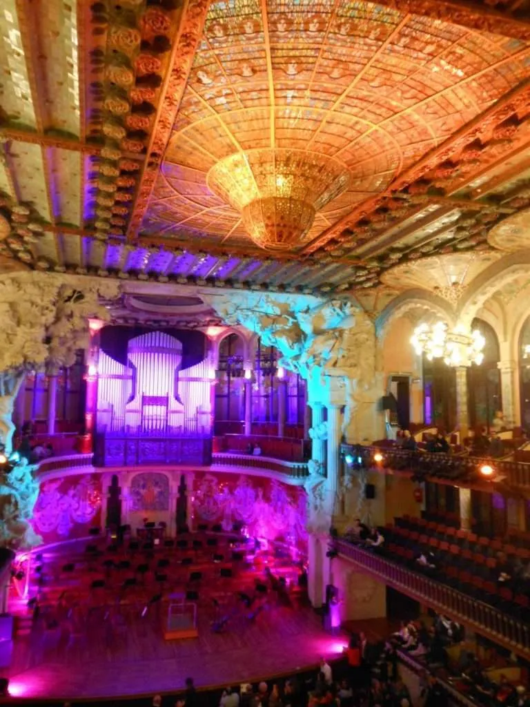 Spain, Barcelona, visit the opera for Christmas