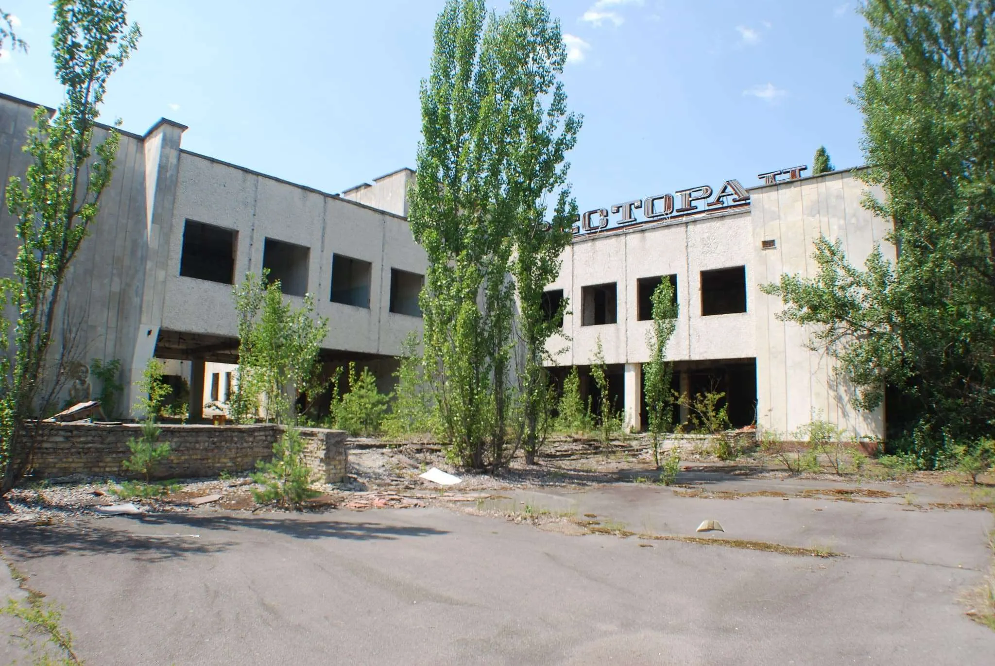 Tour Chernobyl - visit Pripyat, the Power Plant, 10km and 30km exclusion zone