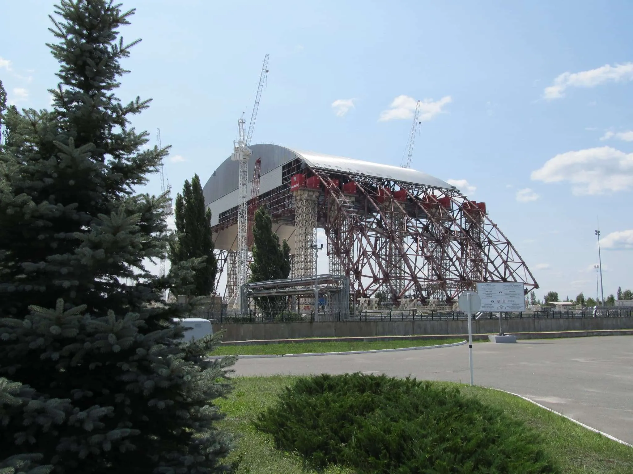 Tour Chernobyl - visit Pripyat, the Power Plant, 10km and 30km exclusion zone