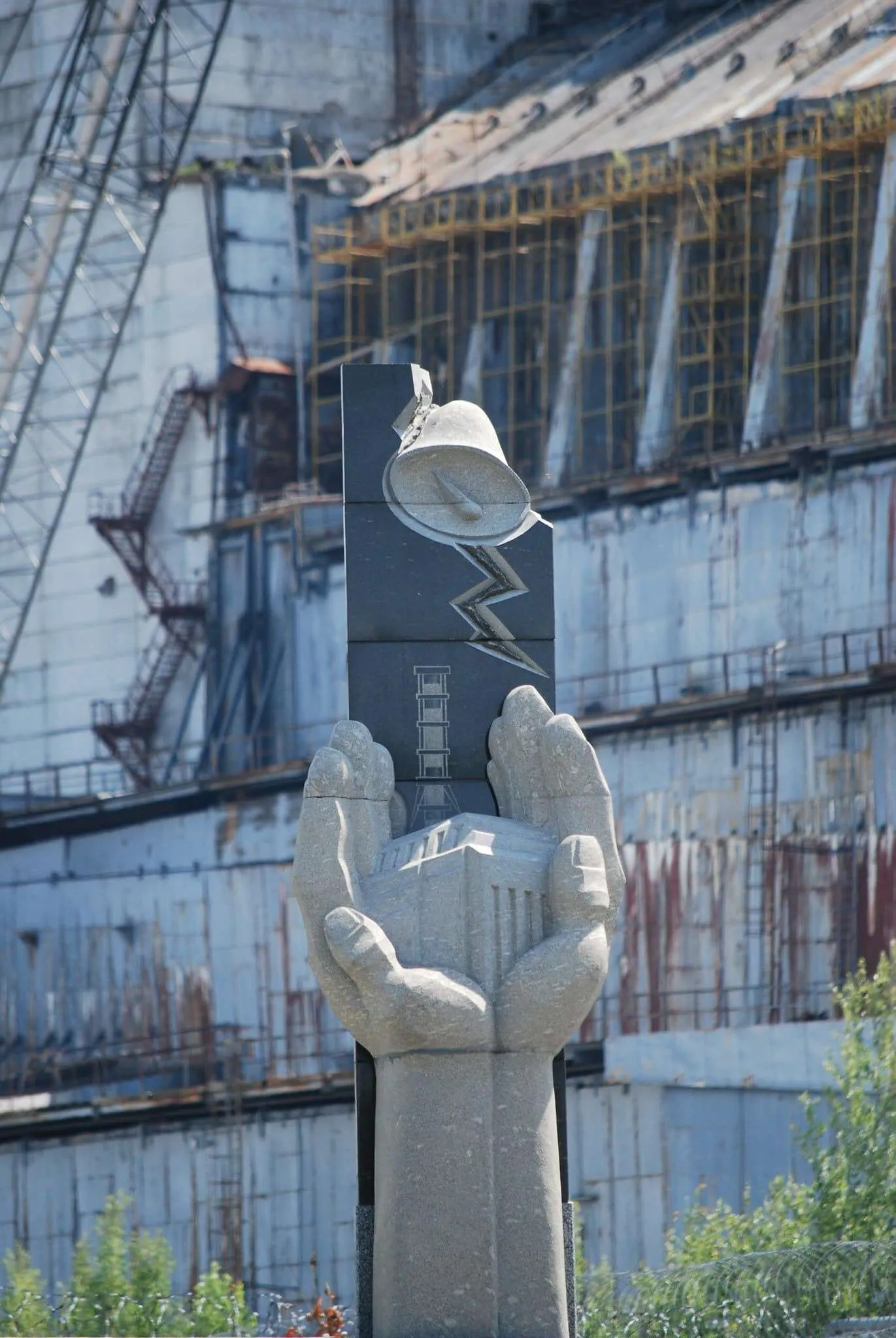 Tour Chernobyl - visit Pripyat, the Power Plant, 10km and 30km exclusion zone