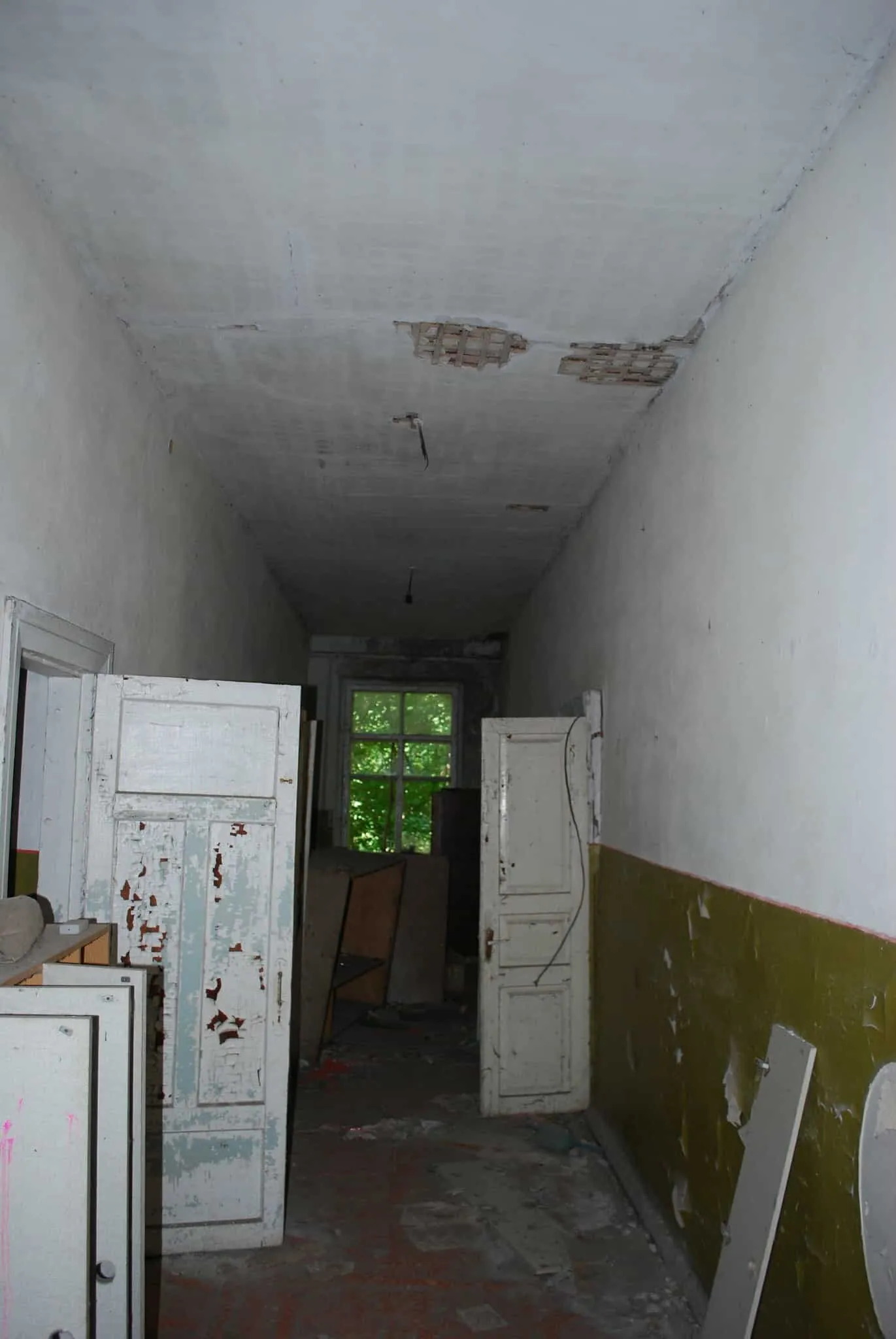 Tour Chernobyl - visit Pripyat, the Power Plant, 10km and 30km exclusion zone