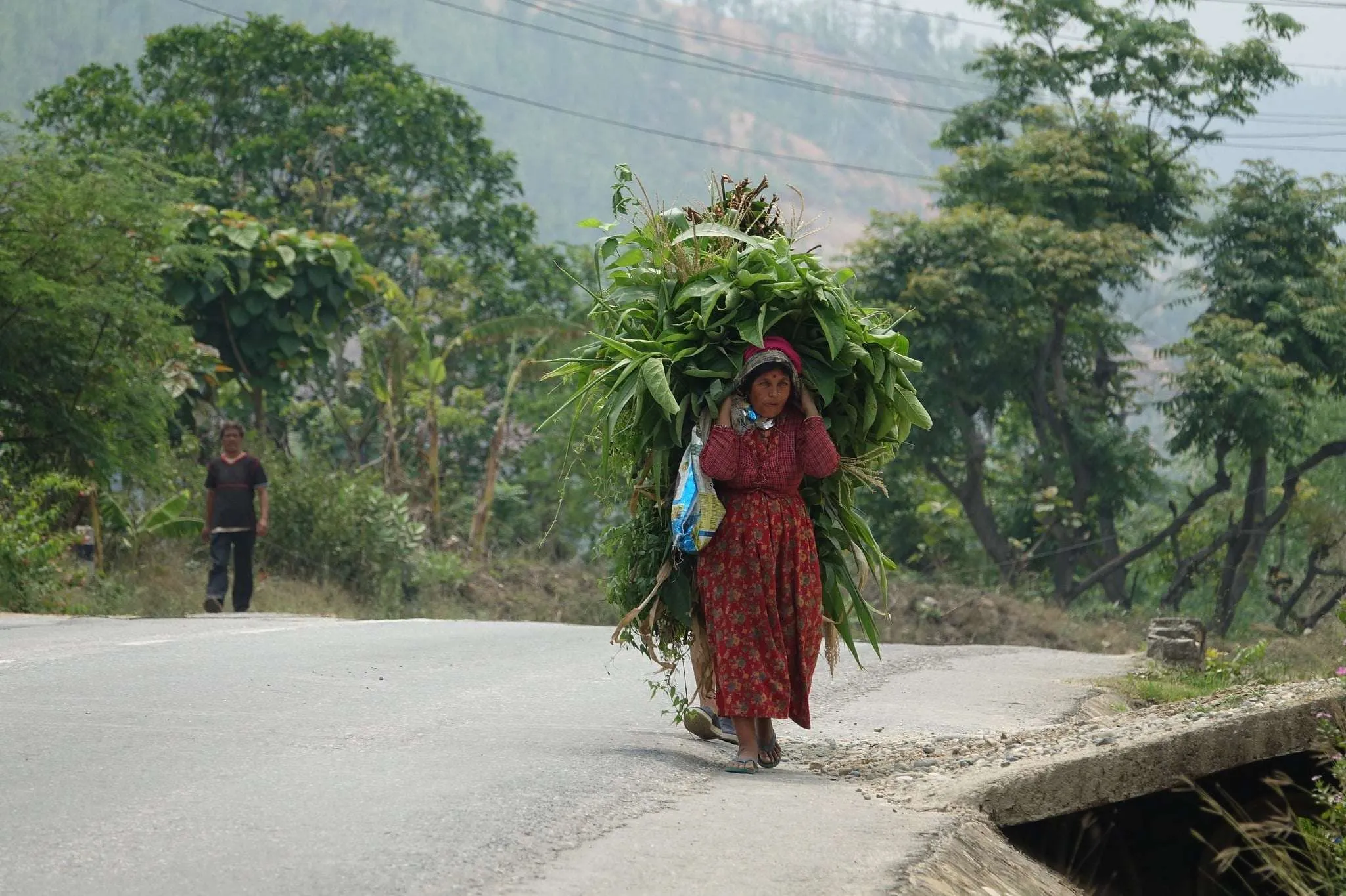 Nepal itinerary woman in the countryside