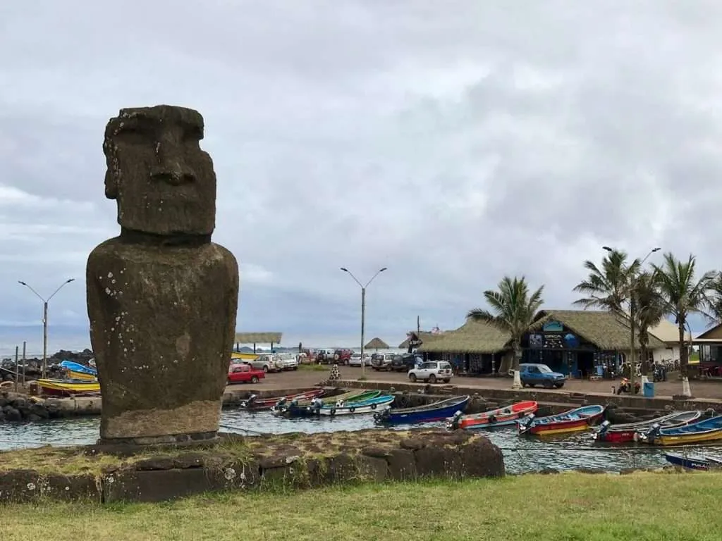 Plan a trip to Easter Island - how to get, where to stay, what to do and 4-day Easter Island itinerary