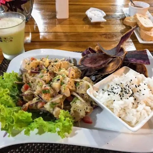 Plan a trip to Easter Island - how to get, where to stay, what to eat and 4-day Easter Island itinerary