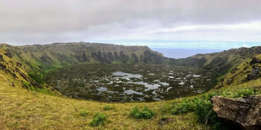 Plan a trip to Easter Island - how to get, where to stay, what to do and 4-day Easter Island itinerary