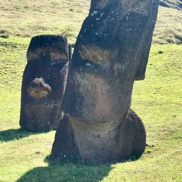 Plan a trip to Easter Island - how to get, where to stay, what to do and 4-day Easter Island itinerary