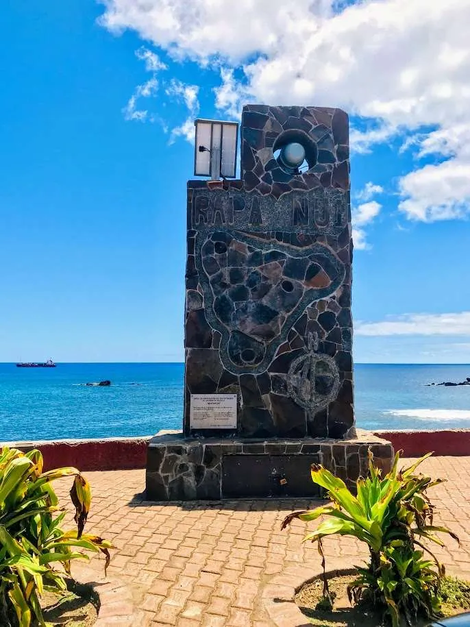 Plan a trip to Easter Island - how to get, where to stay, what to do and 4-day Easter Island itinerary