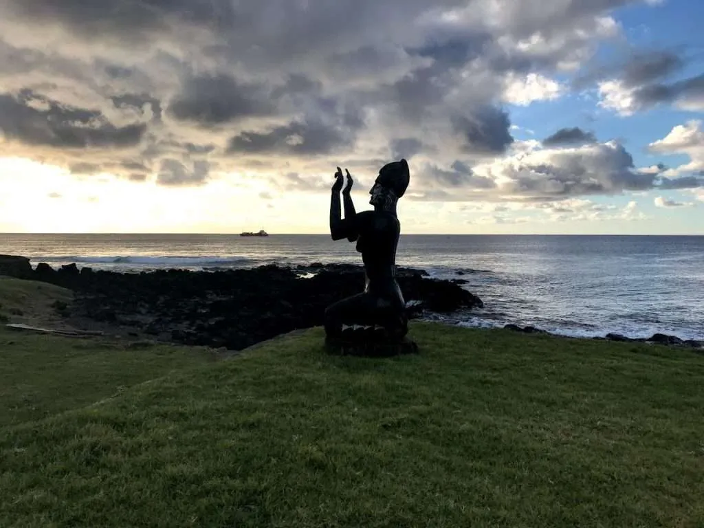 Plan a trip to Easter Island - how to get, where to stay, what to do and 4-day Easter Island itinerary