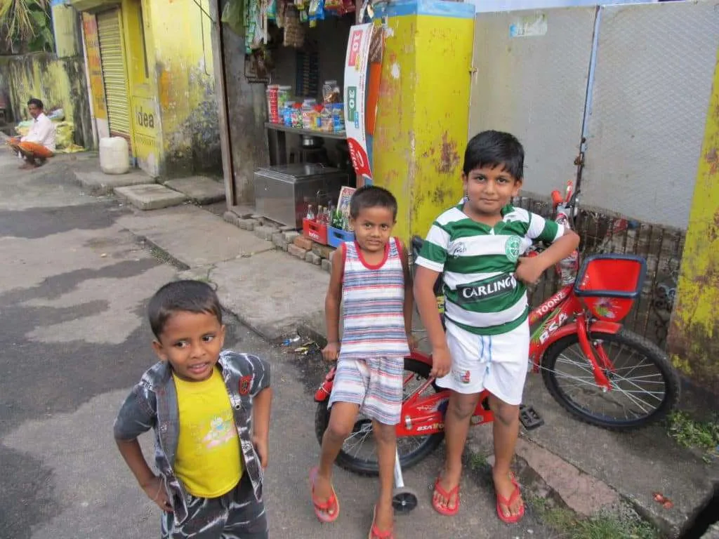 India travel, kids in Fort Kochi
