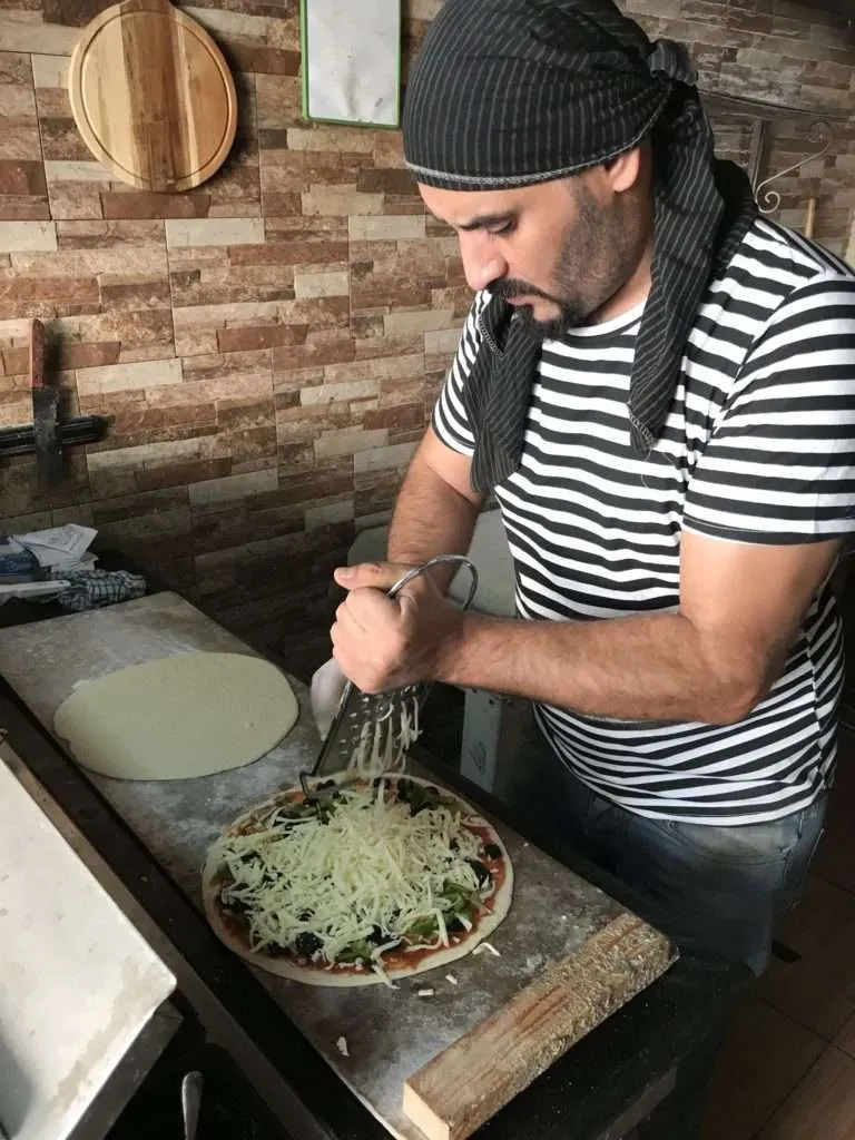 Jordan itinerary - Aqaba pizza chef