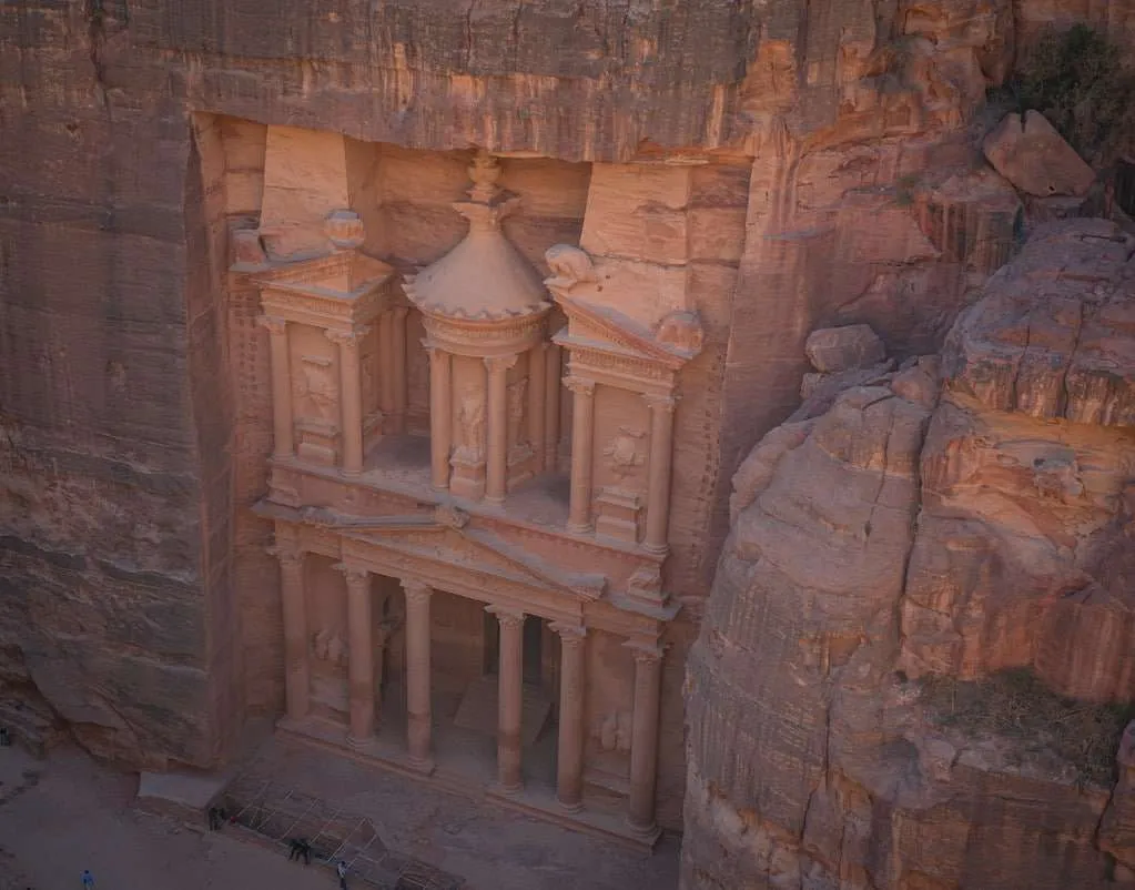 Jordan, visiting Petra, Al-Khubtha trail, view to the Treasury Al Khazneh
