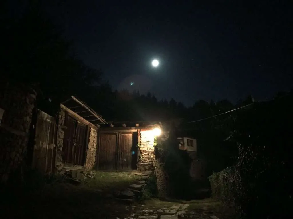 село Лещен