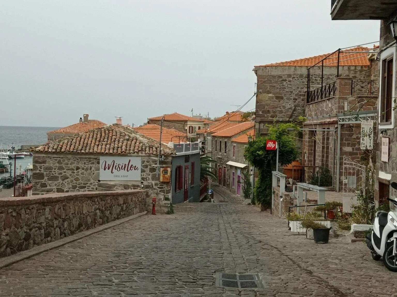 What to do on a trip to Lesbos island - Molyvos