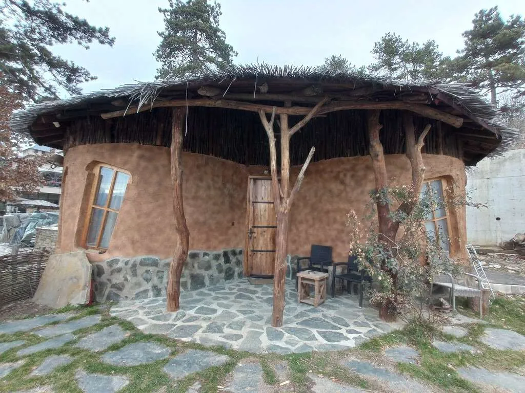 Valentina Castle, Flintstone villa, Ognyanovo, Bulgaria