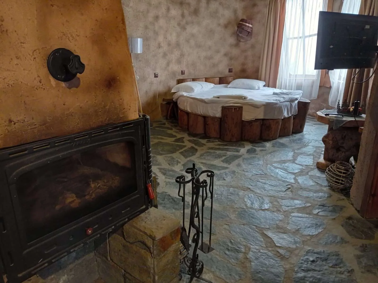 Valentina Castle, Flintstone villa, Ognyanovo, Bulgaria